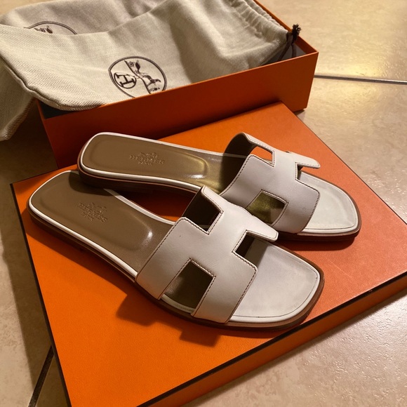 hermes oran sandals silver